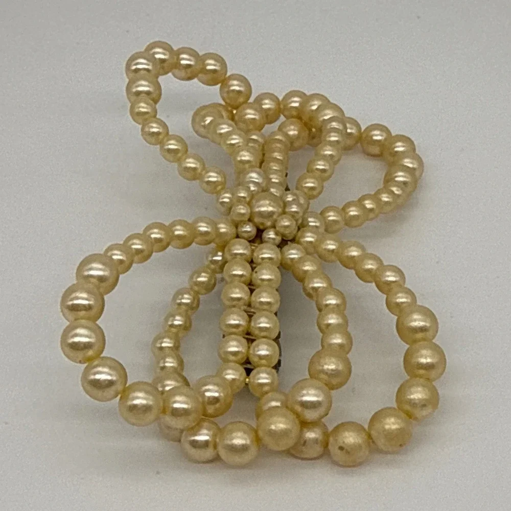 Vintage 90s Faux Pearl Bow Hair Barrette Cream Multi Strand French Clip 4.5 Inch
